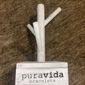 New! Pura Vida ring tree